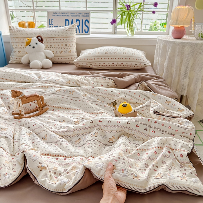 91家纺网 家纺一手货源 找家纺 美派 2026新款古法水洗云朵棉云感纱夏被夏凉被空调被 木马乐园