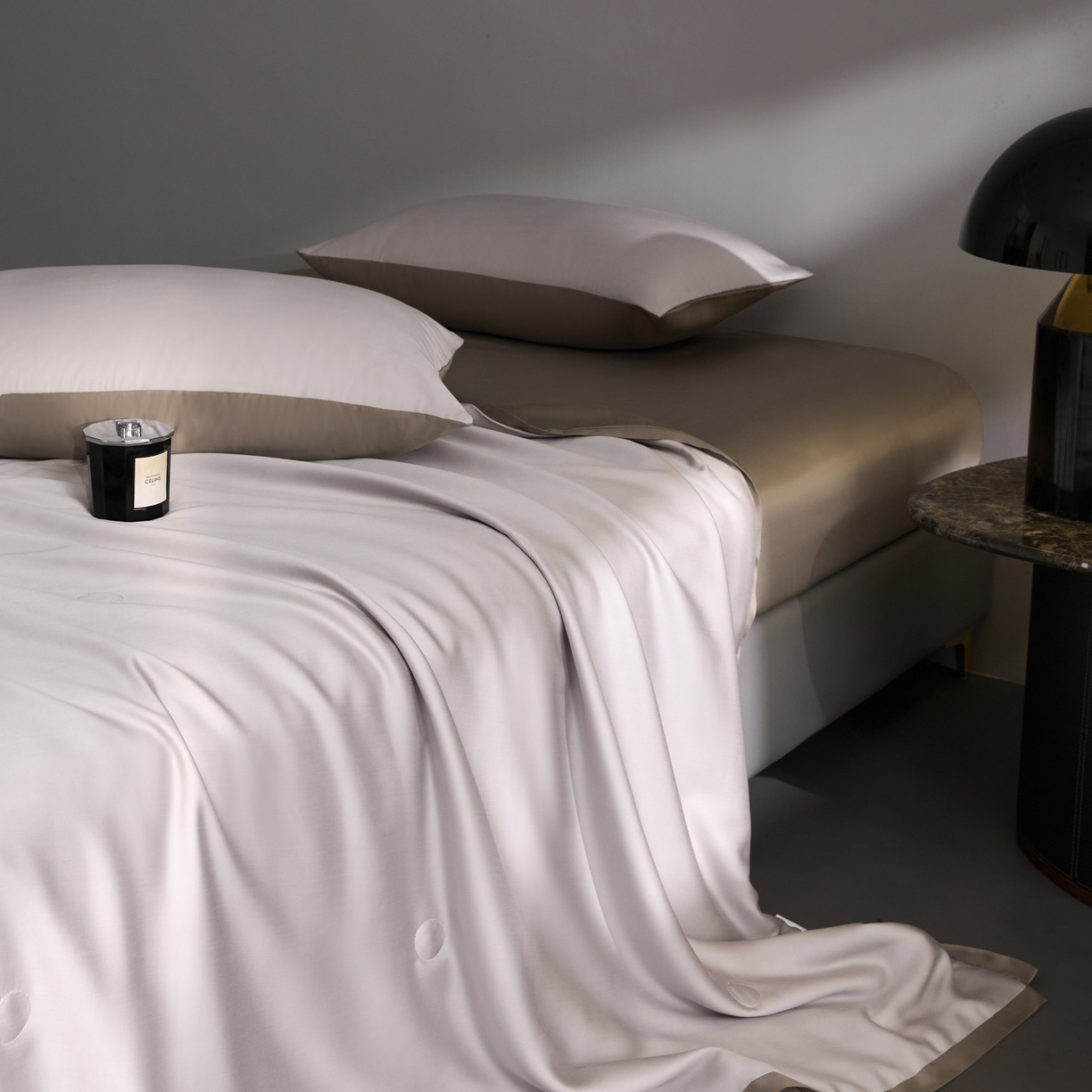 91家纺网 家纺一手货源 找家纺 A+爱家（纪梵茜） 2026新品蚕丝被兰精天丝夏被四件套100%蚕丝夏凉被子夏季空调被 灰色