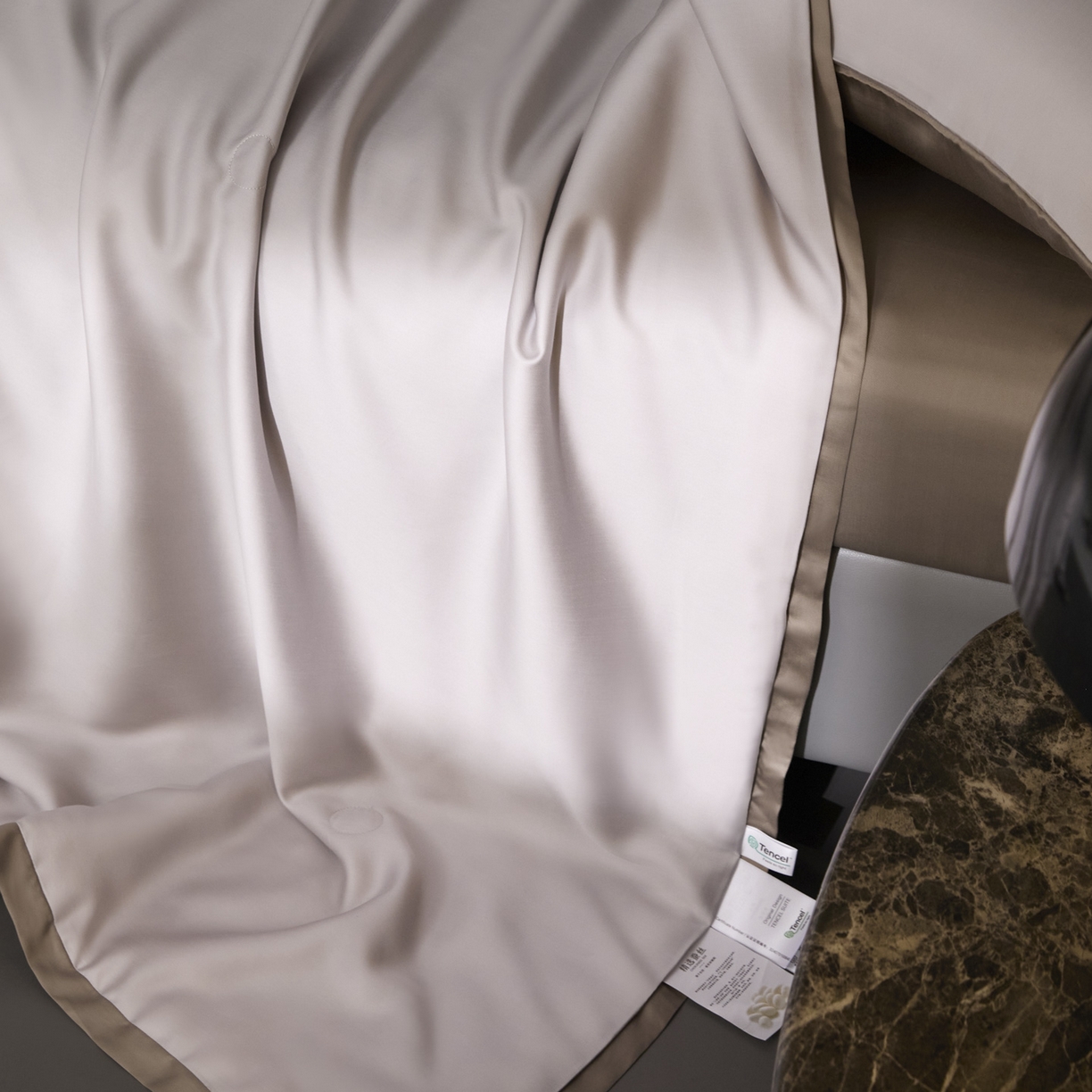 91家纺网 家纺一手货源 找家纺 A+爱家（纪梵茜） 2026新品蚕丝被兰精天丝夏被四件套100%蚕丝夏凉被子夏季空调被 灰色