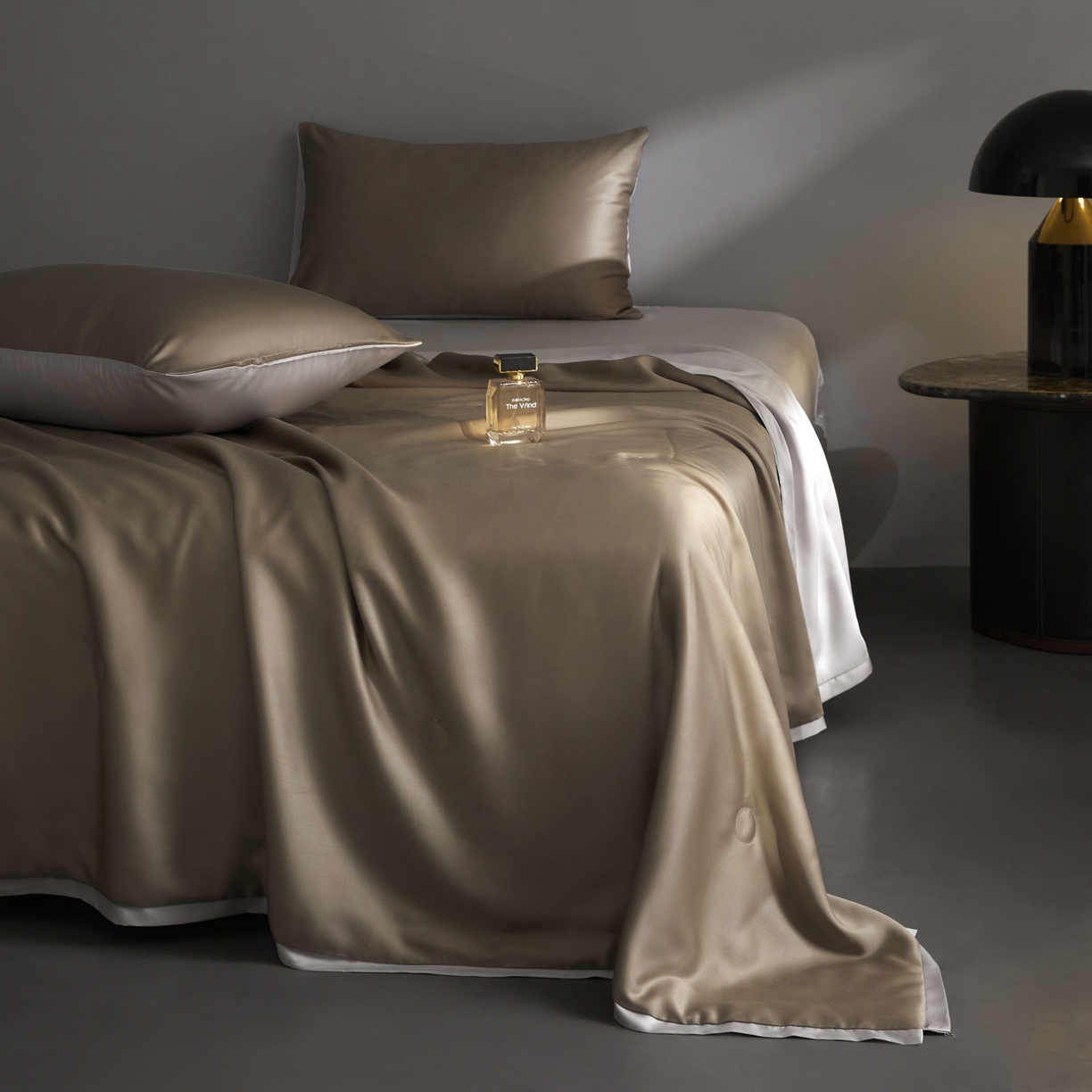 91家纺网 家纺一手货源 找家纺 A+爱家（纪梵茜） 2026新品蚕丝被兰精天丝夏被四件套100%蚕丝夏凉被子夏季空调被 咖色