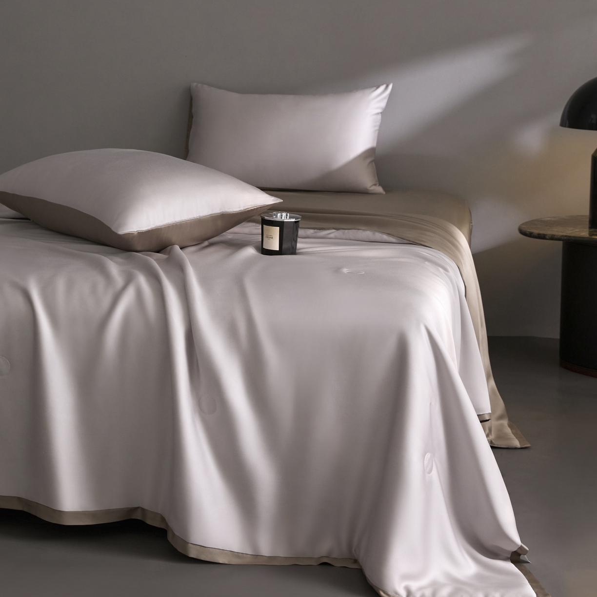 91家纺网 家纺一手货源 找家纺 A+爱家（纪梵茜） 2026新品蚕丝被兰精天丝夏被四件套100%蚕丝夏凉被子夏季空调被 灰色