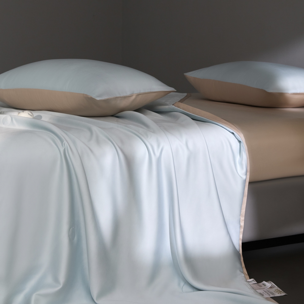 91家纺网 家纺一手货源 找家纺 A+爱家（纪梵茜） 2026新品蚕丝被兰精天丝夏被四件套100%蚕丝夏凉被子夏季空调被 浅蓝