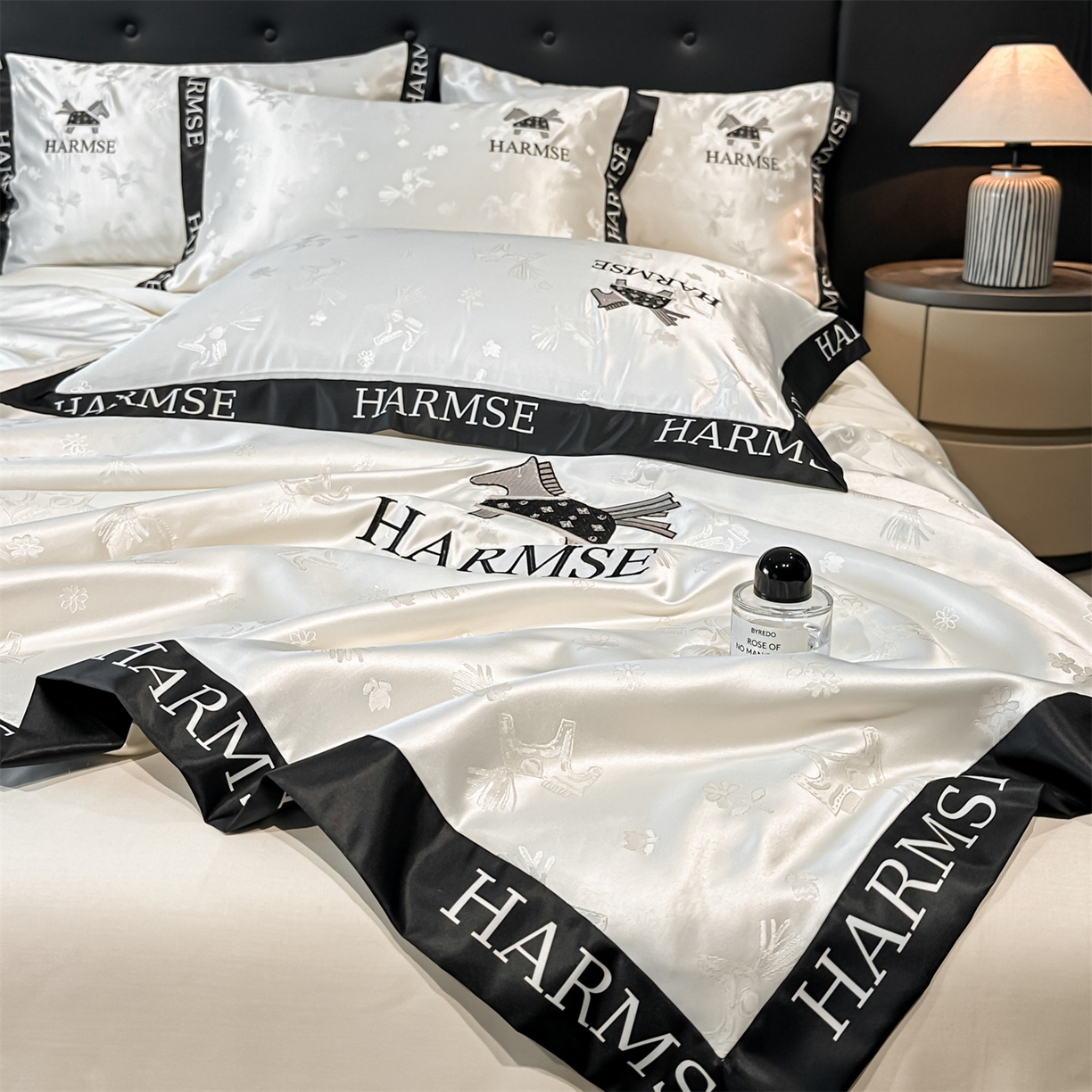 91家纺网 家纺一手货源 找家纺 （总）笙意家纺 2026新款水洗冰丝刺绣宽边夏被-幸福加马系列