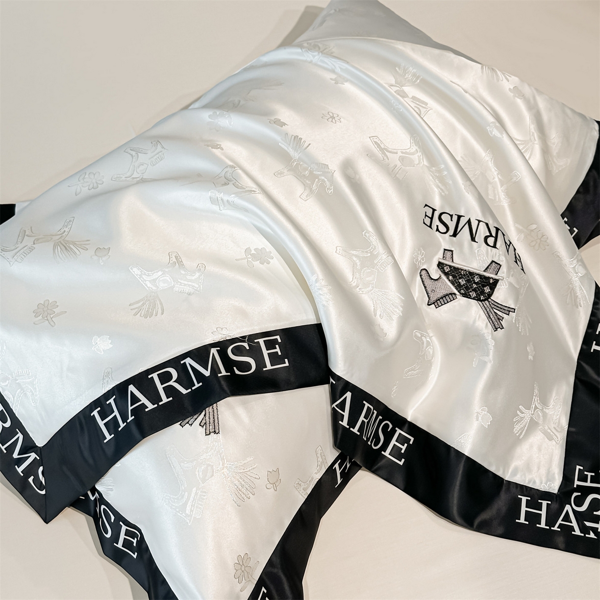 91家纺网 家纺一手货源 找家纺 （总）笙意家纺 2026新款水洗冰丝刺绣宽边夏被-幸福加马系列