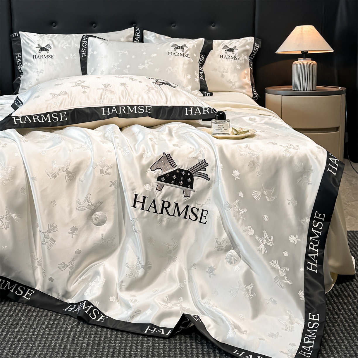 91家纺网 家纺一手货源 找家纺 （总）笙意家纺 2026新款水洗冰丝刺绣宽边夏被-幸福加马系列