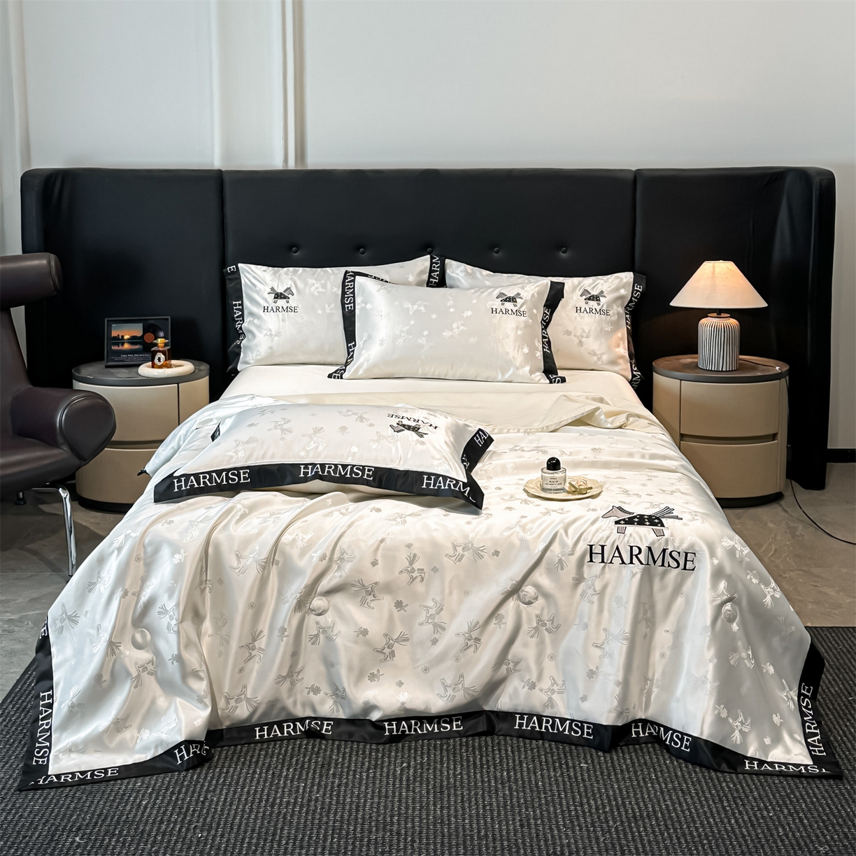 91家纺网 家纺一手货源 找家纺 笙意家纺 2026新款水洗冰丝刺绣宽边夏被-幸福加马系列 幸福加马 -奶昔白