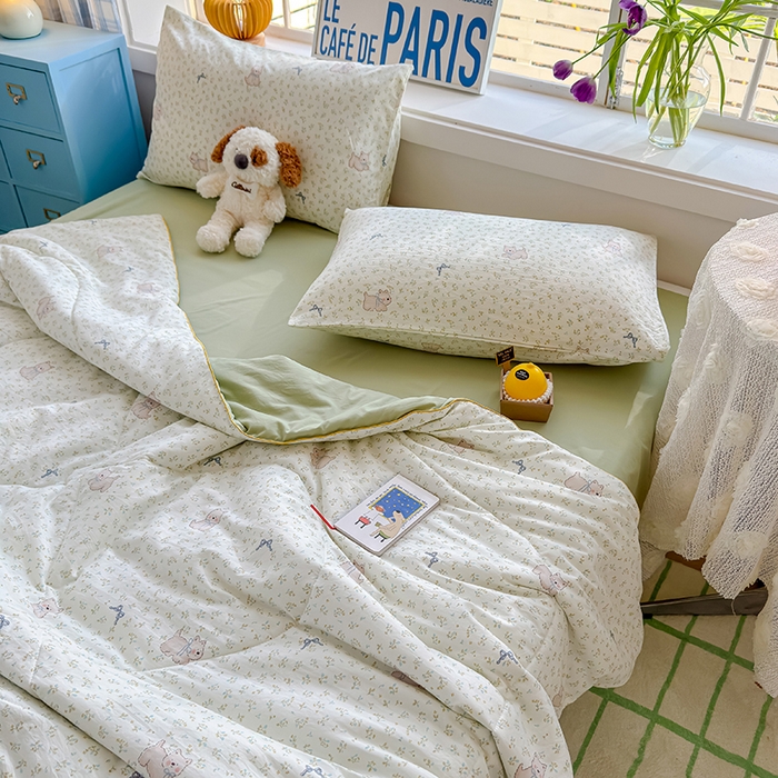 91家纺网 家纺一手货源 找家纺 美派 2026新款古法水洗云朵棉云感纱夏被夏凉被空调被 碎花蝴蝶狗