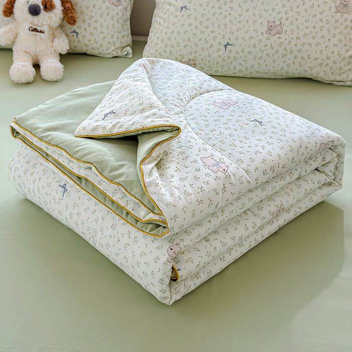 91家纺网 家纺一手货源 找家纺 美派 2026新款古法水洗云朵棉云感纱夏被夏凉被空调被 碎花蝴蝶狗