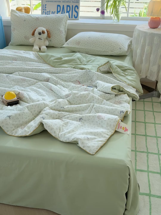 91家纺网 家纺一手货源 找家纺 美派 2026新款古法水洗云朵棉云感纱夏被夏凉被空调被 碎花蝴蝶狗