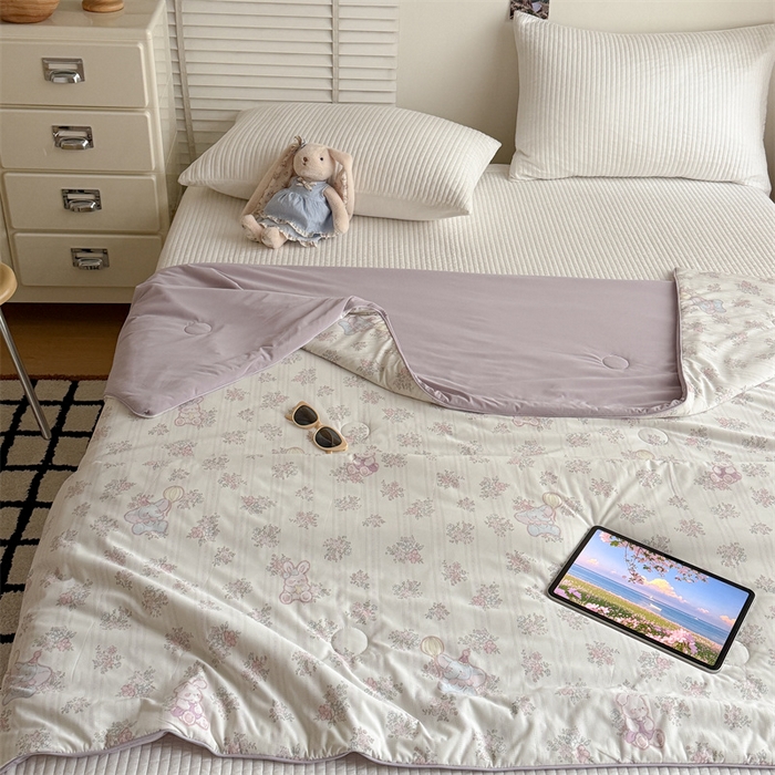 91家纺网 家纺一手货源 找家纺 吾欢心 2026新款仿锦安高克重凉感丝（含氨纶）夏凉被冰激凌空调被凉感小冰皮夏被 花宝奇遇