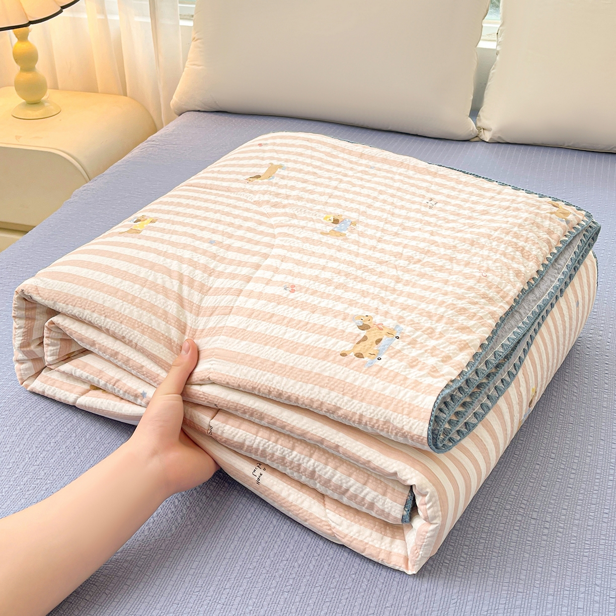 91家纺网 家纺一手货源 找家纺 米萝家居 2026新款泡泡棉夏被新疆棉花空调被夏凉被 时尚派对