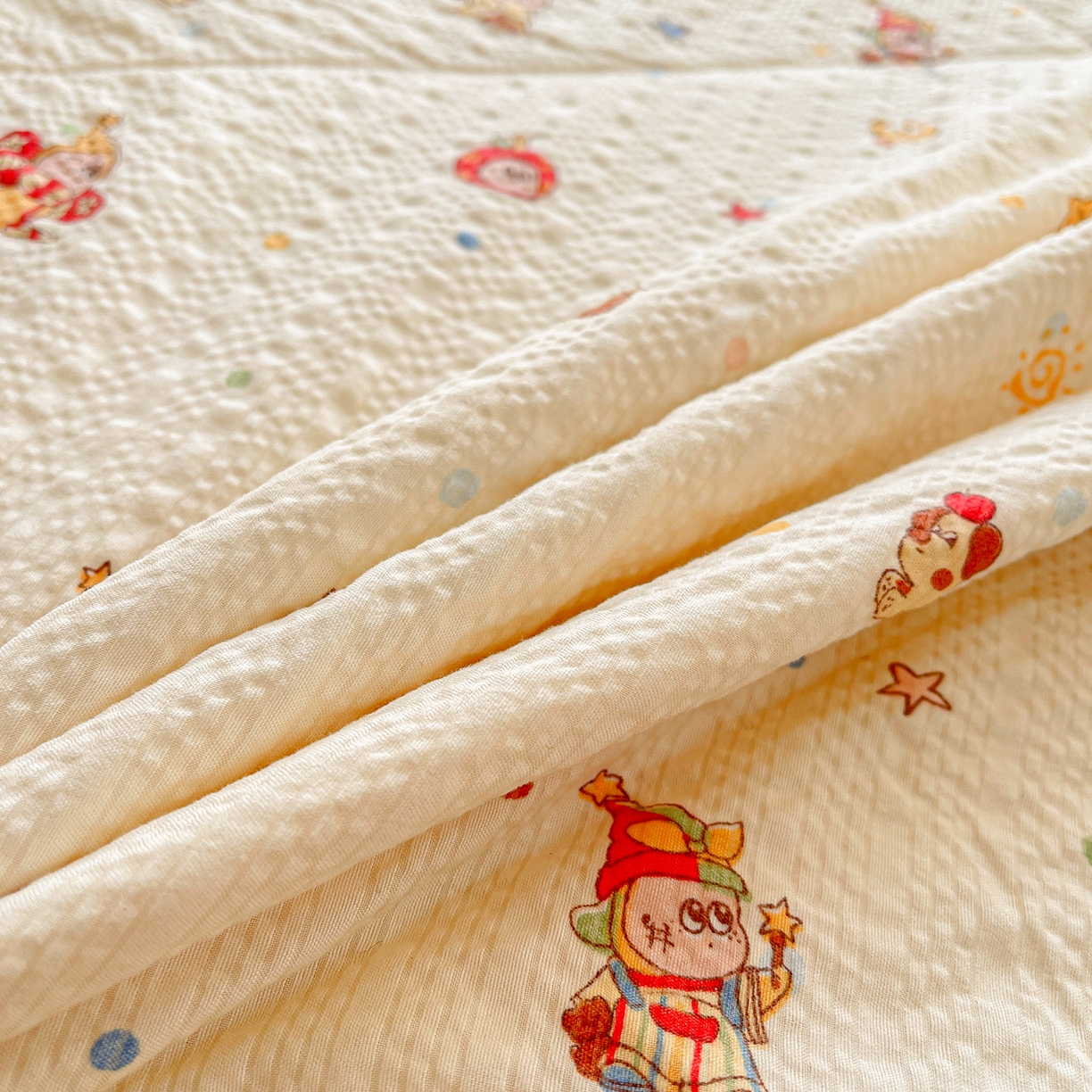 91家纺网 家纺一手货源 找家纺 米萝家居 2026新款泡泡棉夏被新疆棉花空调被夏凉被 魔法世界