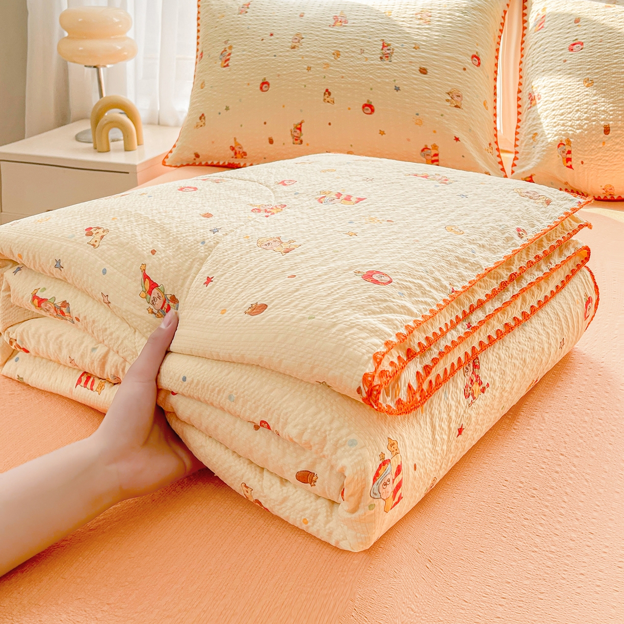 91家纺网 家纺一手货源 找家纺 米萝家居 2026新款泡泡棉夏被新疆棉花空调被夏凉被 魔法世界