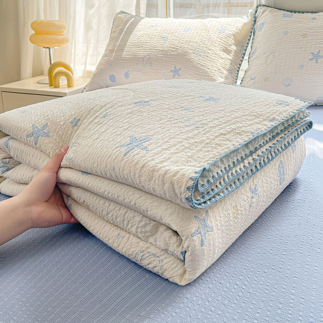 91家纺网 家纺一手货源 找家纺 米萝家居 2026新款泡泡棉夏被新疆棉花空调被夏凉被 神秘海域