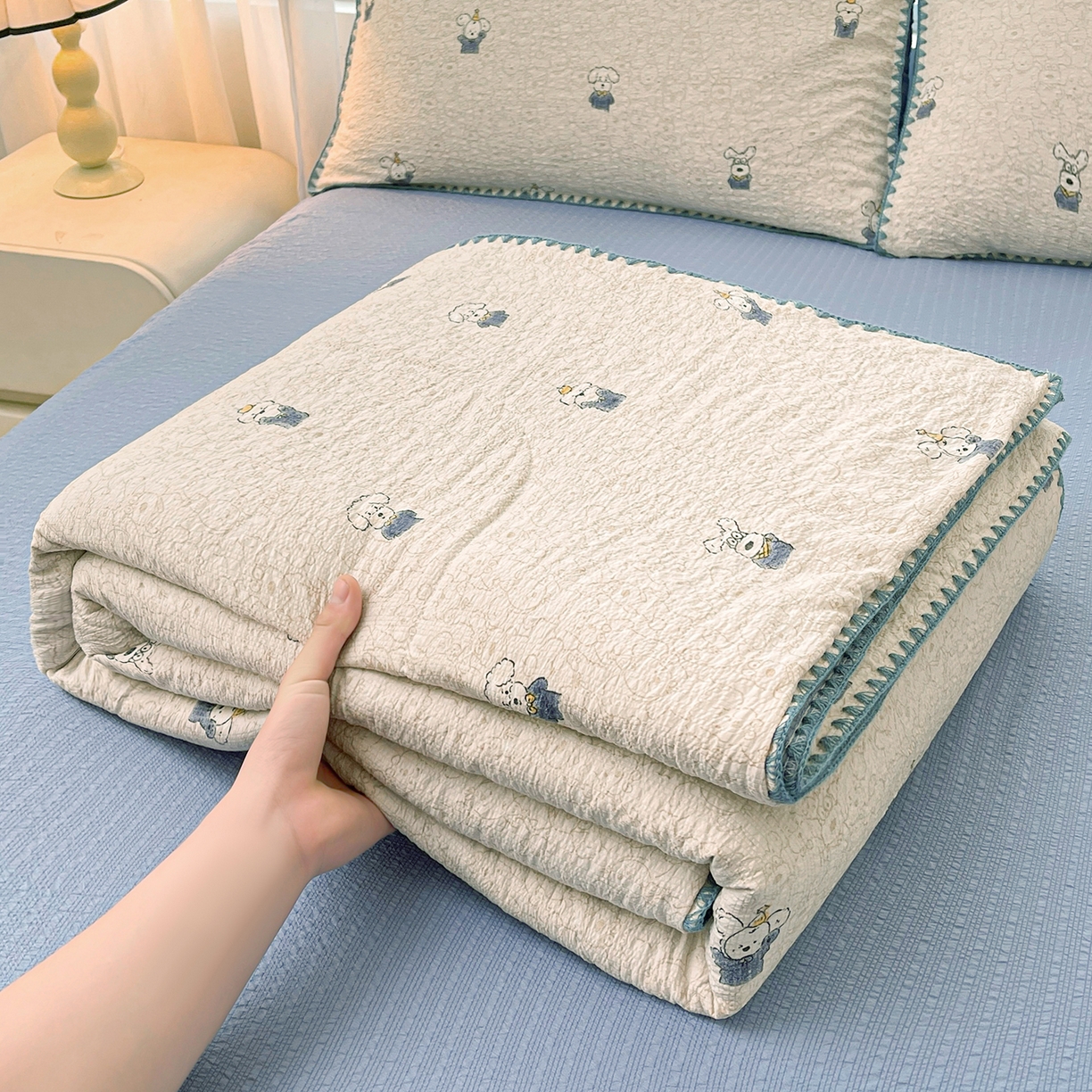 91家纺网 家纺一手货源 找家纺 米萝家居 2026新款泡泡棉夏被新疆棉花空调被夏凉被 叮当狗