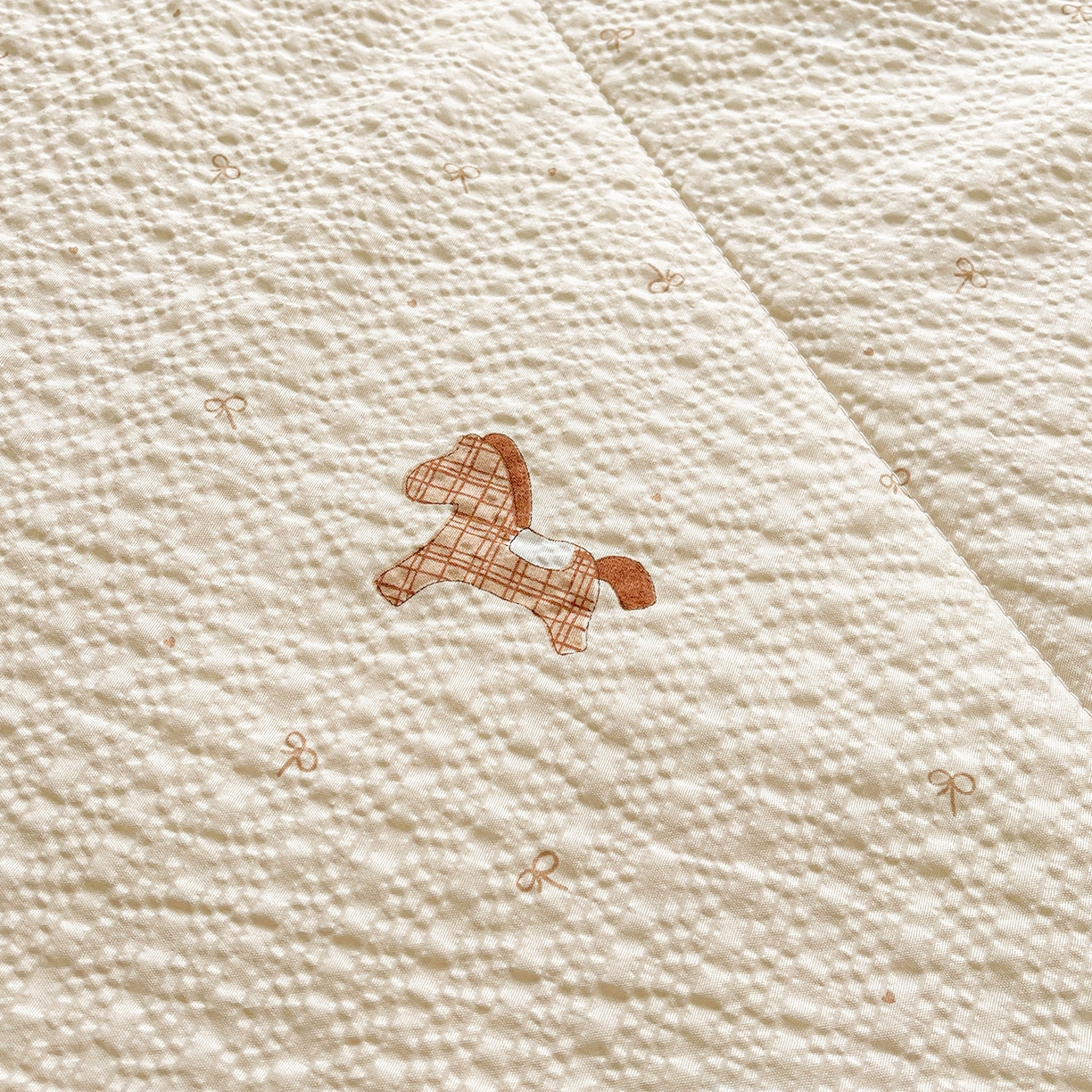 91家纺网 家纺一手货源 找家纺 米萝家居 2026新款泡泡棉夏被新疆棉花空调被夏凉被 吉祥马