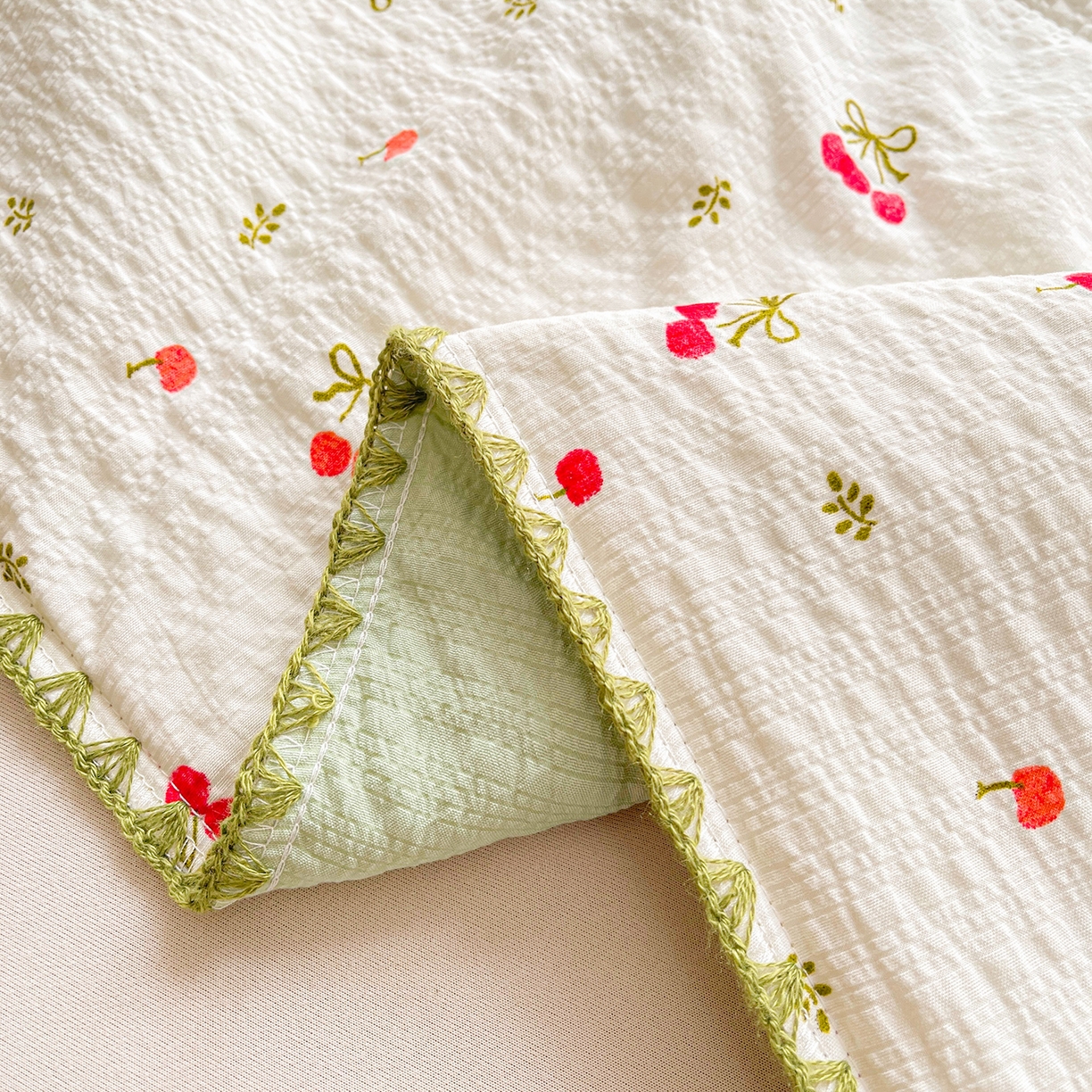 91家纺网 家纺一手货源 找家纺 米萝家居 2026新款泡泡棉夏被新疆棉花空调被夏凉被 樱桃红了