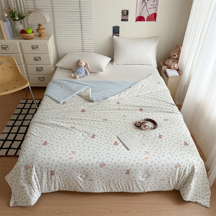 91家纺网 家纺一手货源 找家纺 吾欢心 2026新款仿锦安高克重凉感丝（含氨纶）夏凉被冰激凌空调被凉感小冰皮夏被 花漾宝贝