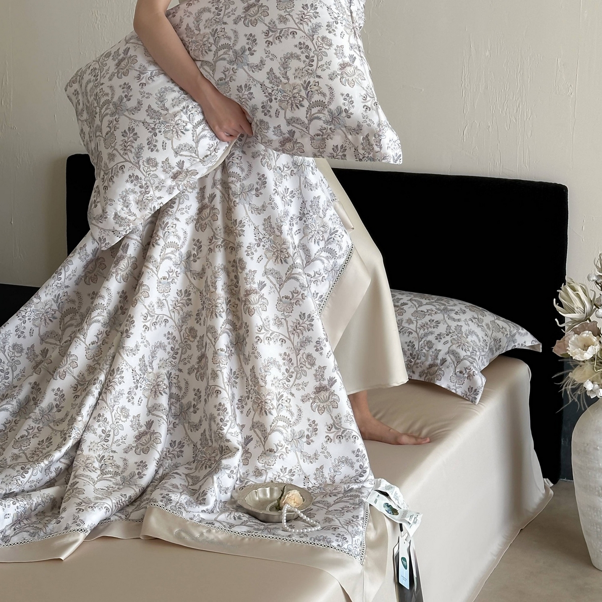 91家纺网 家纺一手货源 找家纺 丽笙被芯 2026新款兰精天丝数码印花Naia镂空夏被夏凉被空调被 卡缇娅