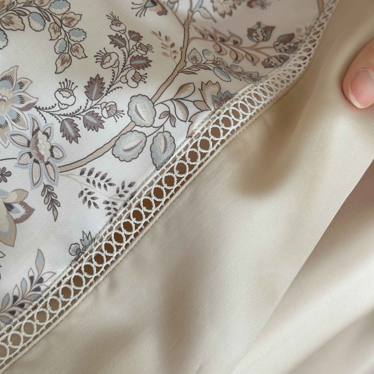 91家纺网 家纺一手货源 找家纺 丽笙被芯 2026新款兰精天丝数码印花Naia镂空夏被夏凉被空调被 卡缇娅