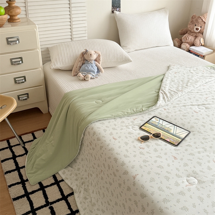 91家纺网 家纺一手货源 找家纺 吾欢心 2026新款仿锦安高克重凉感丝（含氨纶）夏凉被冰激凌空调被凉感小冰皮夏被 花园小兔