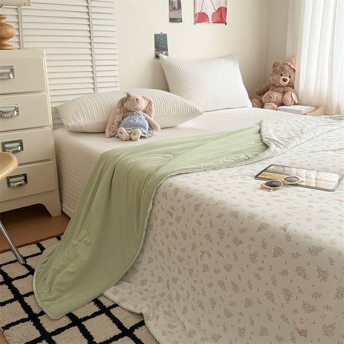 91家纺网 家纺一手货源 找家纺 吾欢心 2026新款仿锦安高克重凉感丝（含氨纶）夏凉被冰激凌空调被凉感小冰皮夏被 花园小兔