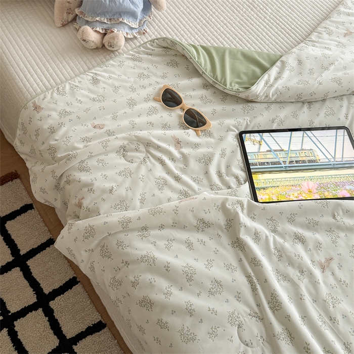 91家纺网 家纺一手货源 找家纺 吾欢心 2026新款仿锦安高克重凉感丝（含氨纶）夏凉被冰激凌空调被凉感小冰皮夏被 花园小兔