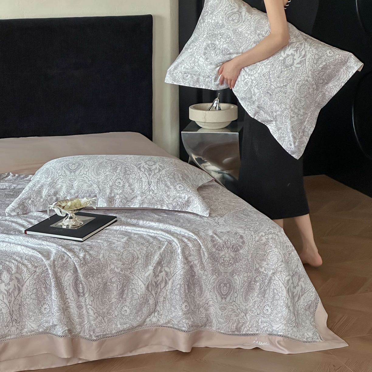 91家纺网 家纺一手货源 找家纺 丽笙被芯 2026新款兰精天丝数码印花Naia镂空夏被夏凉被空调被 罗莎白