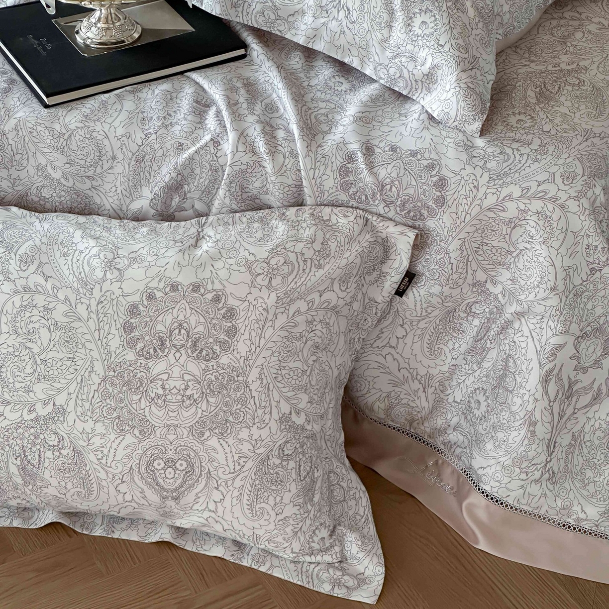 91家纺网 家纺一手货源 找家纺 丽笙被芯 2026新款兰精天丝数码印花Naia镂空夏被夏凉被空调被 罗莎白