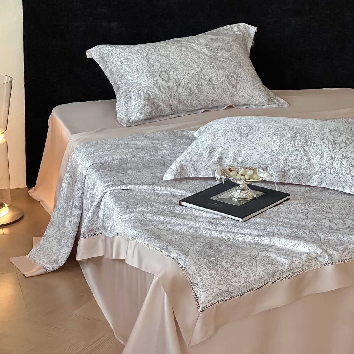 91家纺网 家纺一手货源 找家纺 丽笙被芯 2026新款兰精天丝数码印花Naia镂空夏被夏凉被空调被 罗莎白