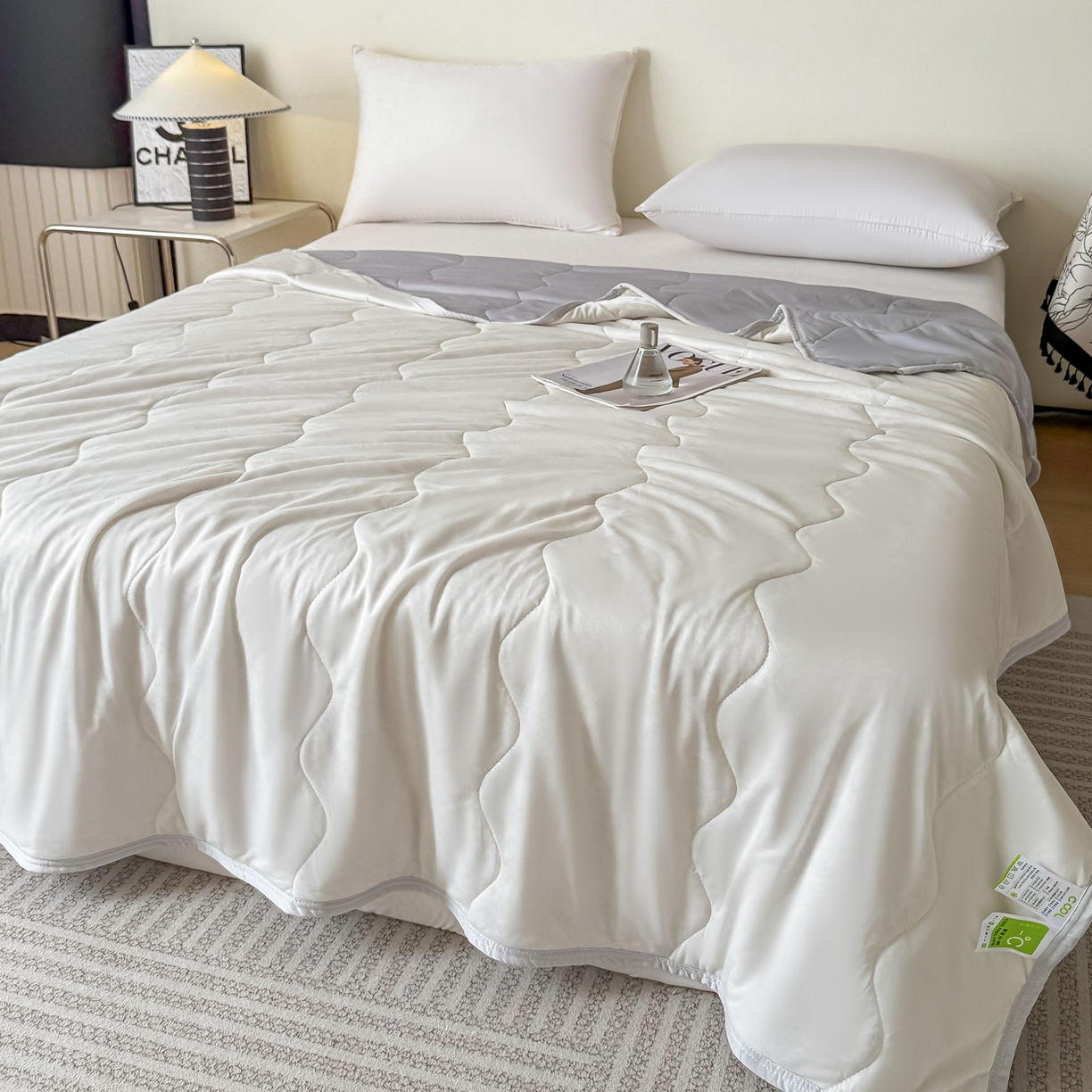 91家纺网 家纺一手货源 找家纺 好欣怡家纺 2026新款双层绗缝凉感丝夏被 冰川白