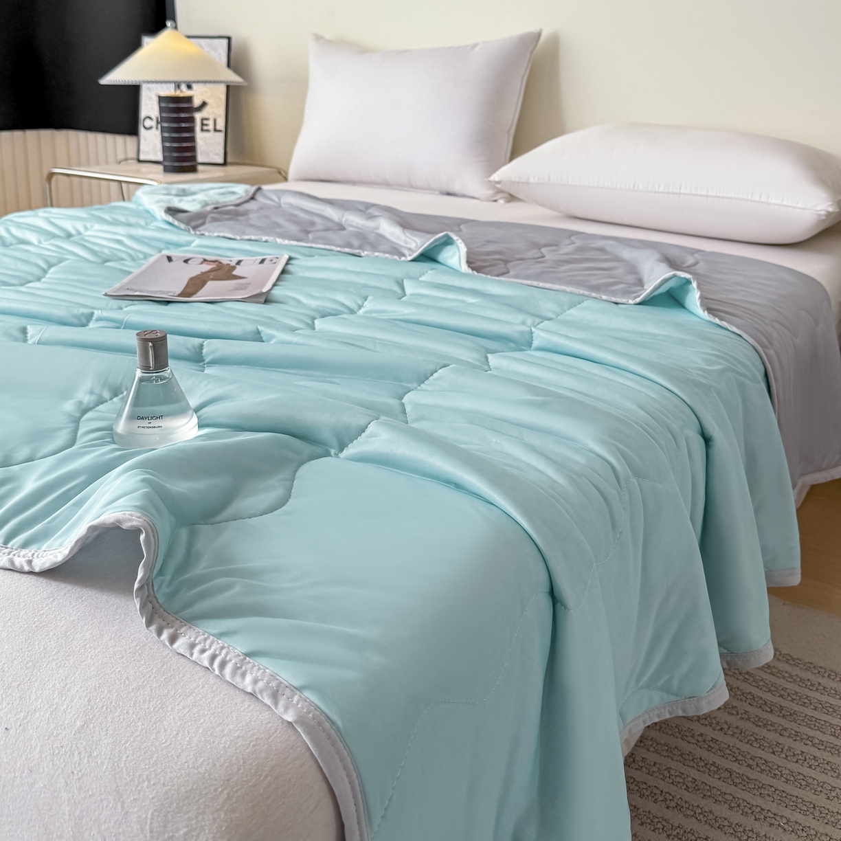 91家纺网 家纺一手货源 找家纺 好欣怡家纺 2026新款双层绗缝凉感丝夏被 云兰