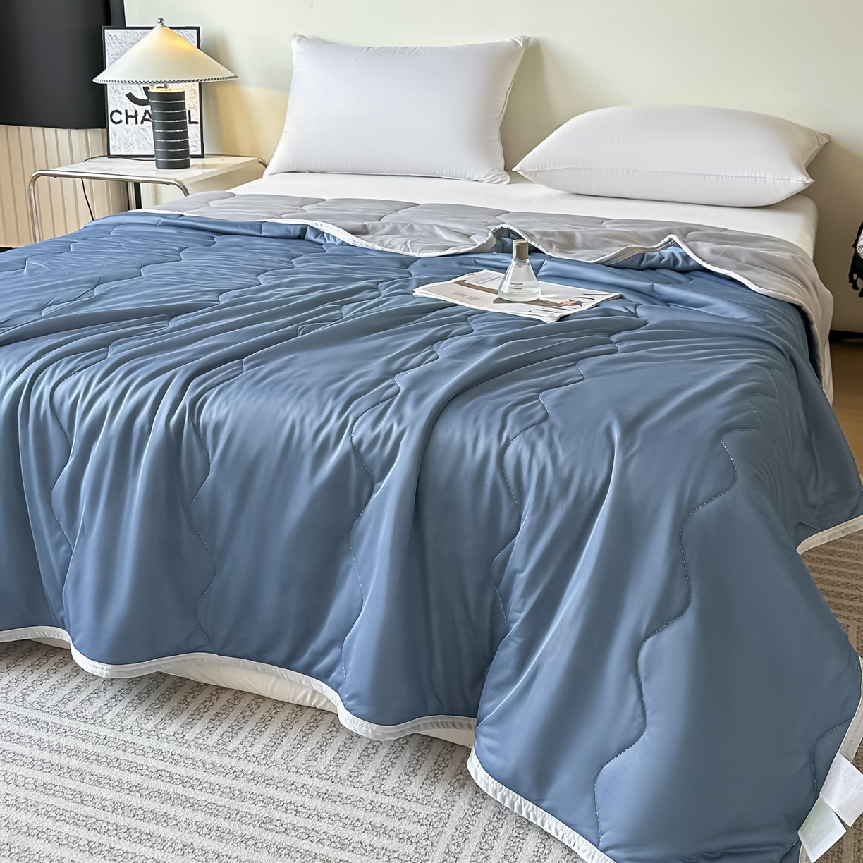 91家纺网 家纺一手货源 找家纺 好欣怡家纺 2026新款双层绗缝凉感丝夏被 宾利蓝