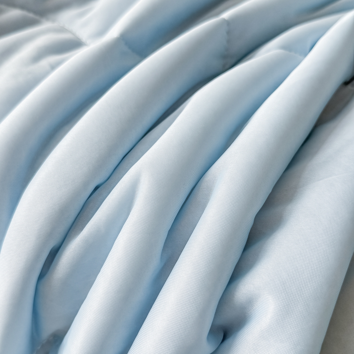 91家纺网 家纺一手货源 找家纺 好欣怡家纺 2026新款双层绗缝凉感丝夏被 雾蓝