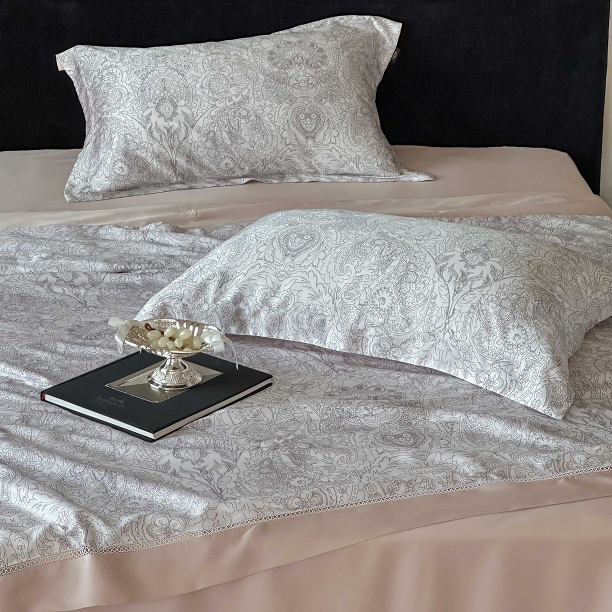 91家纺网 家纺一手货源 找家纺 丽笙被芯 2026新款兰精天丝数码印花Naia镂空夏被夏凉被空调被 罗莎白