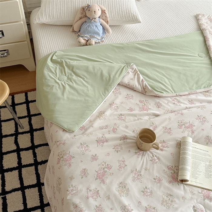 91家纺网 家纺一手货源 找家纺 吾欢心 2026新款仿锦安高克重凉感丝（含氨纶）夏凉被冰激凌空调被凉感小冰皮夏被 蜜柚花屿