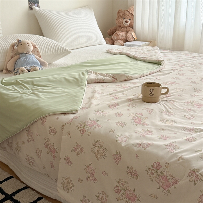 91家纺网 家纺一手货源 找家纺 吾欢心 2026新款仿锦安高克重凉感丝（含氨纶）夏凉被冰激凌空调被凉感小冰皮夏被 蜜柚花屿