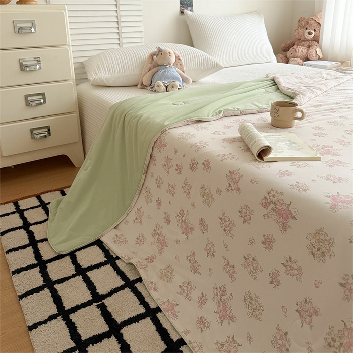 91家纺网 家纺一手货源 找家纺 吾欢心 2026新款仿锦安高克重凉感丝（含氨纶）夏凉被冰激凌空调被凉感小冰皮夏被 蜜柚花屿