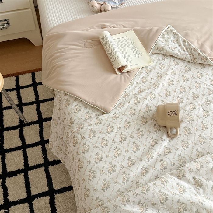 91家纺网 家纺一手货源 找家纺 吾欢心 2026新款仿锦安高克重凉感丝（含氨纶）夏凉被冰激凌空调被凉感小冰皮夏被 茉莉花开