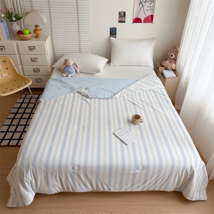 91家纺网 家纺一手货源 找家纺 吾欢心 2026新款仿锦安高克重凉感丝（含氨纶）夏凉被冰激凌空调被凉感小冰皮夏被 时尚条纹