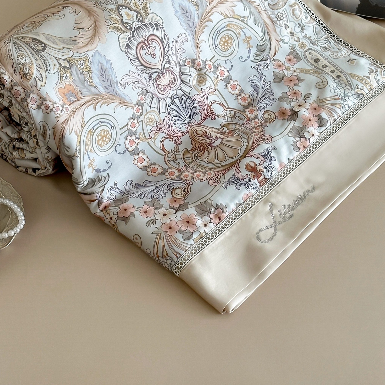 91家纺网 家纺一手货源 找家纺 丽笙被芯 2026新款兰精天丝数码印花Naia镂空夏被夏凉被空调被 日耳曼