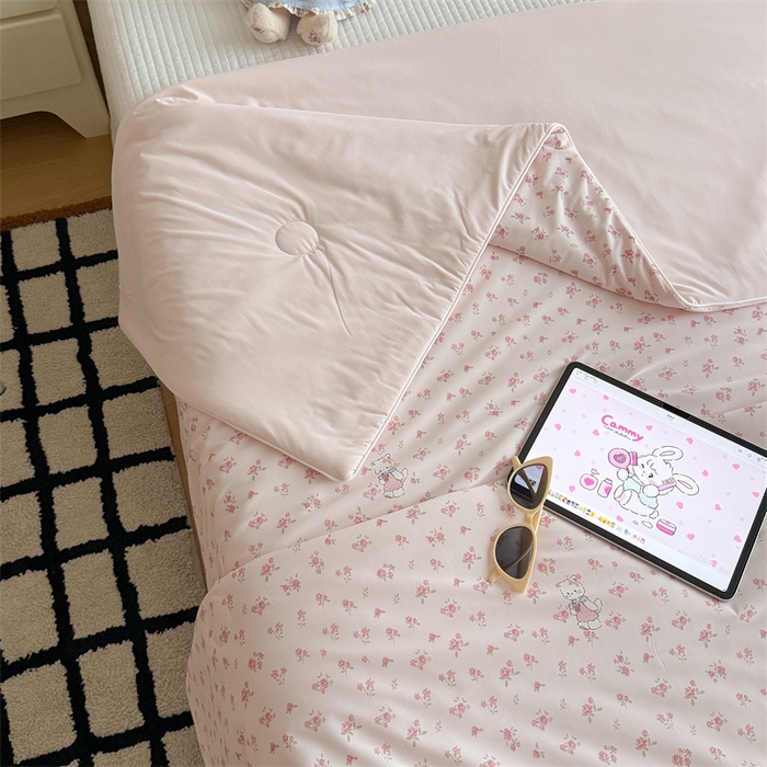 91家纺网 家纺一手货源 找家纺 吾欢心 2026新款仿锦安高克重凉感丝（含氨纶）夏凉被冰激凌空调被凉感小冰皮夏被 甜心小猫