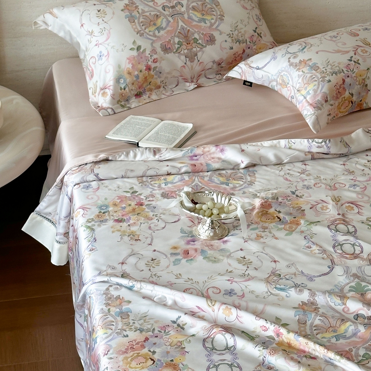 91家纺网 家纺一手货源 找家纺 丽笙被芯 2026新款兰精天丝数码印花Naia镂空夏被夏凉被空调被 韶光