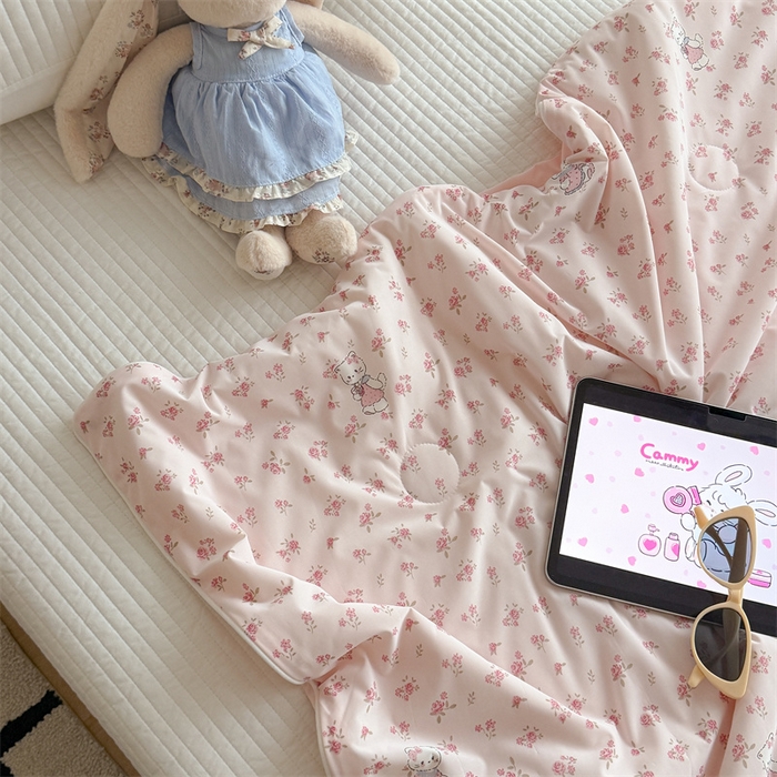 91家纺网 家纺一手货源 找家纺 吾欢心 2026新款仿锦安高克重凉感丝（含氨纶）夏凉被冰激凌空调被凉感小冰皮夏被 甜心小猫