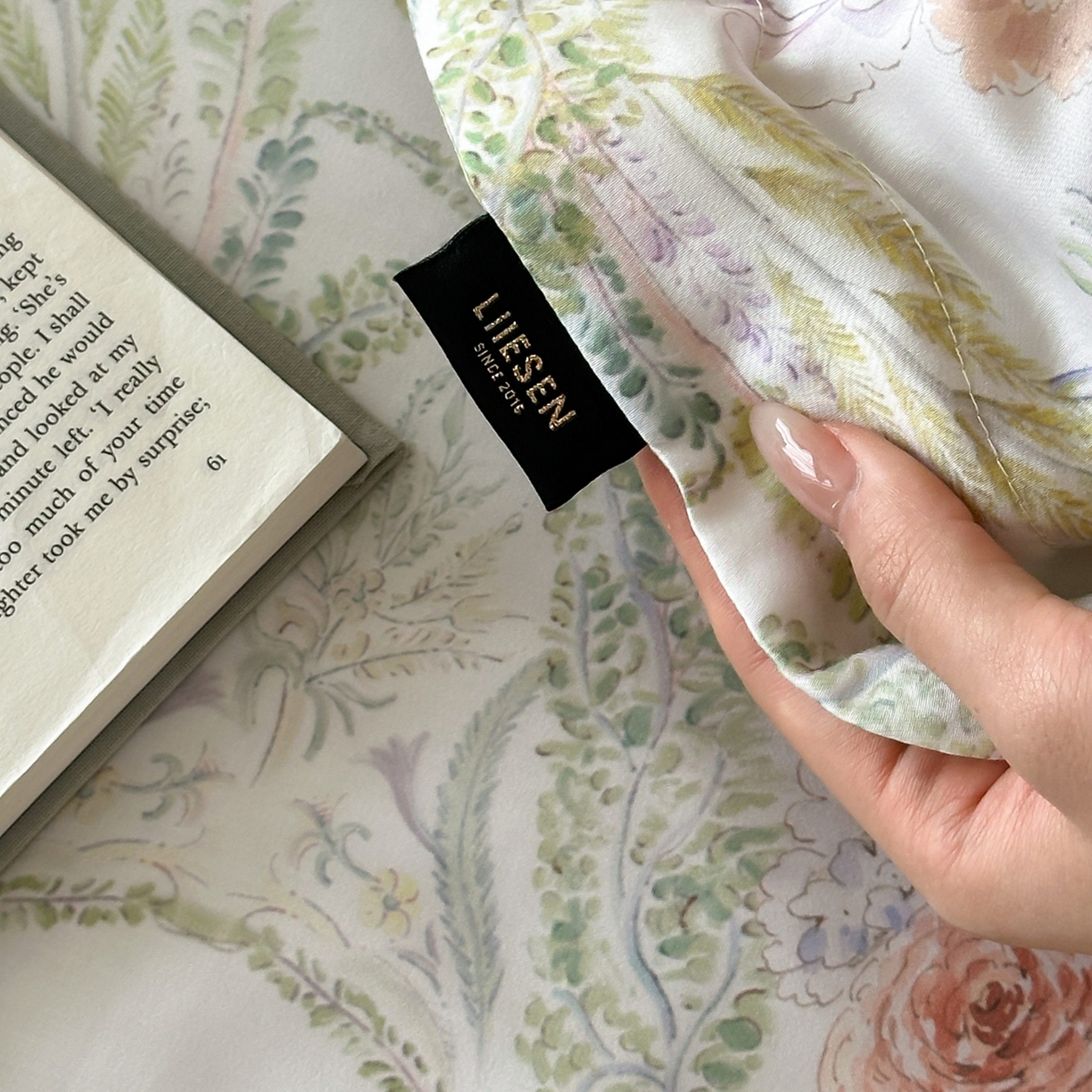 91家纺网 家纺一手货源 找家纺 丽笙被芯 2026新款兰精天丝数码印花Naia镂空夏被夏凉被空调被 维克多