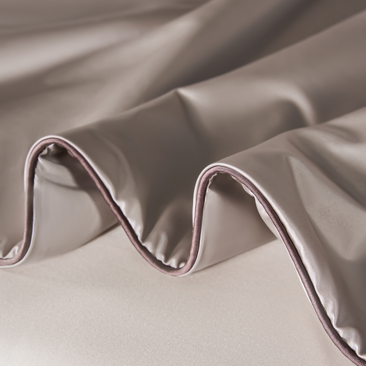 91家纺网 家纺一手货源 找家纺 桂雅居 2026新款珍妮莎纤凉野蚕丝被夏被空调被夏凉被 苍艾咖（最低控价：298起(券后价) 充值会员价-10）