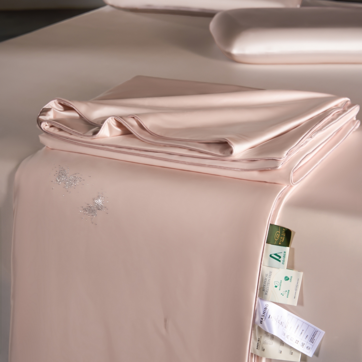 91家纺网 家纺一手货源 找家纺 桂雅居 2026新款珍妮莎纤凉野蚕丝被夏被空调被夏凉被 蔷薇粉（最低控价：298起(券后价) 充值会员价-10）