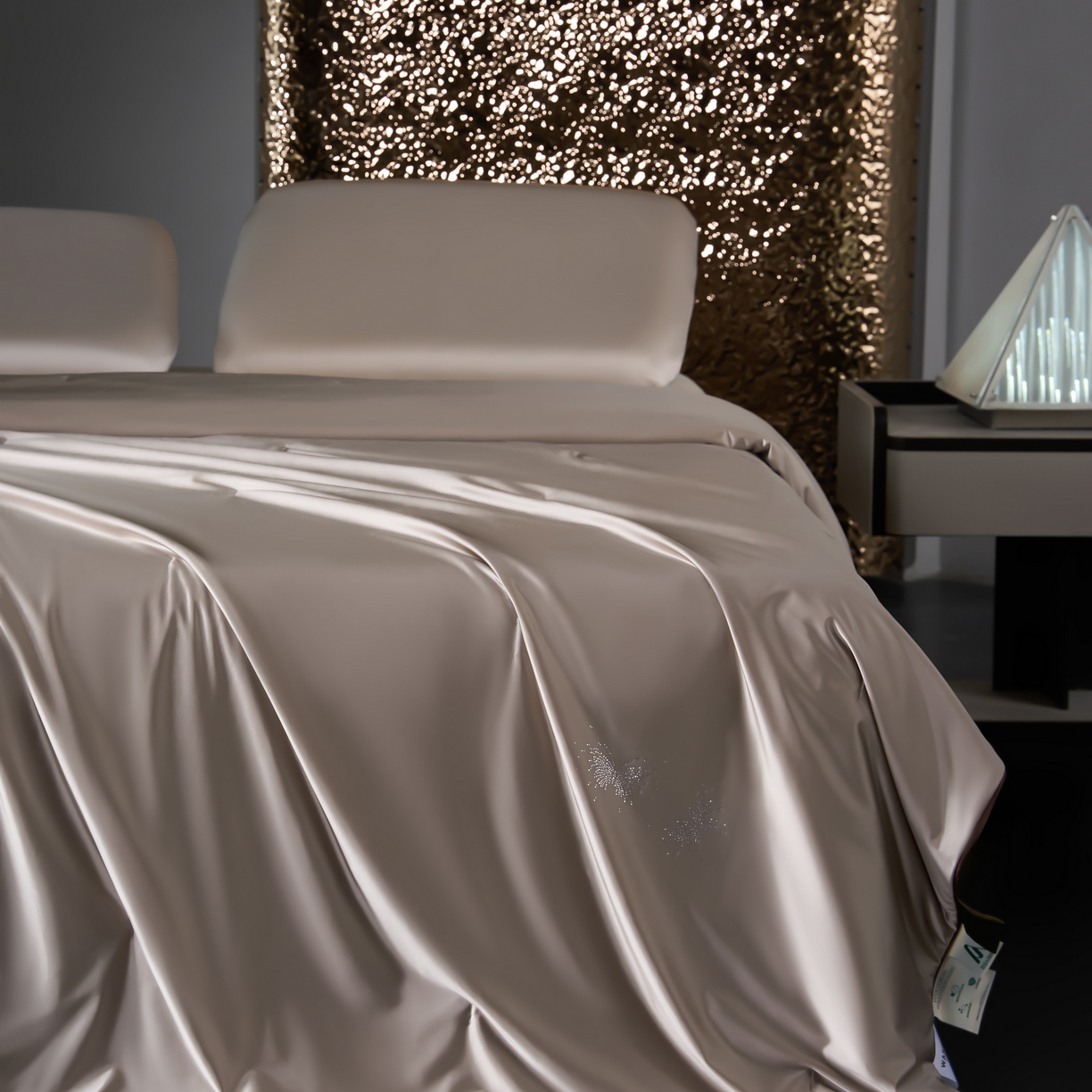 91家纺网 家纺一手货源 找家纺 桂雅居 2026新款珍妮莎纤凉野蚕丝被夏被空调被夏凉被 苍艾咖（最低控价：298起(券后价) 充值会员价-10）