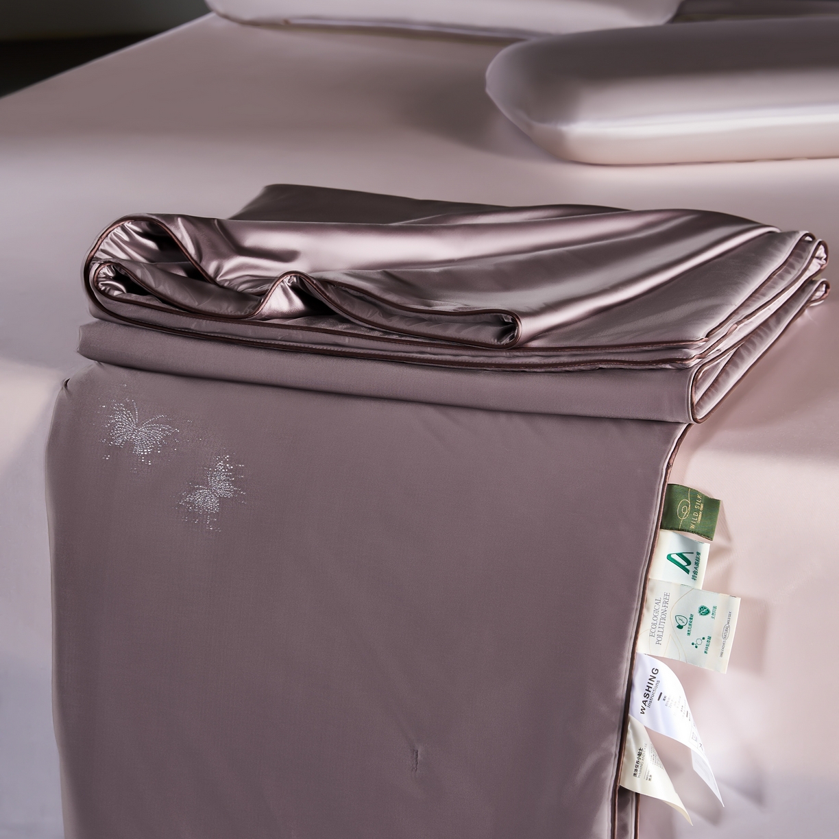 91家纺网 家纺一手货源 找家纺 桂雅居 2026新款珍妮莎纤凉野蚕丝被夏被空调被夏凉被 暮山紫（最低控价：298起(券后价) 充值会员价-10）