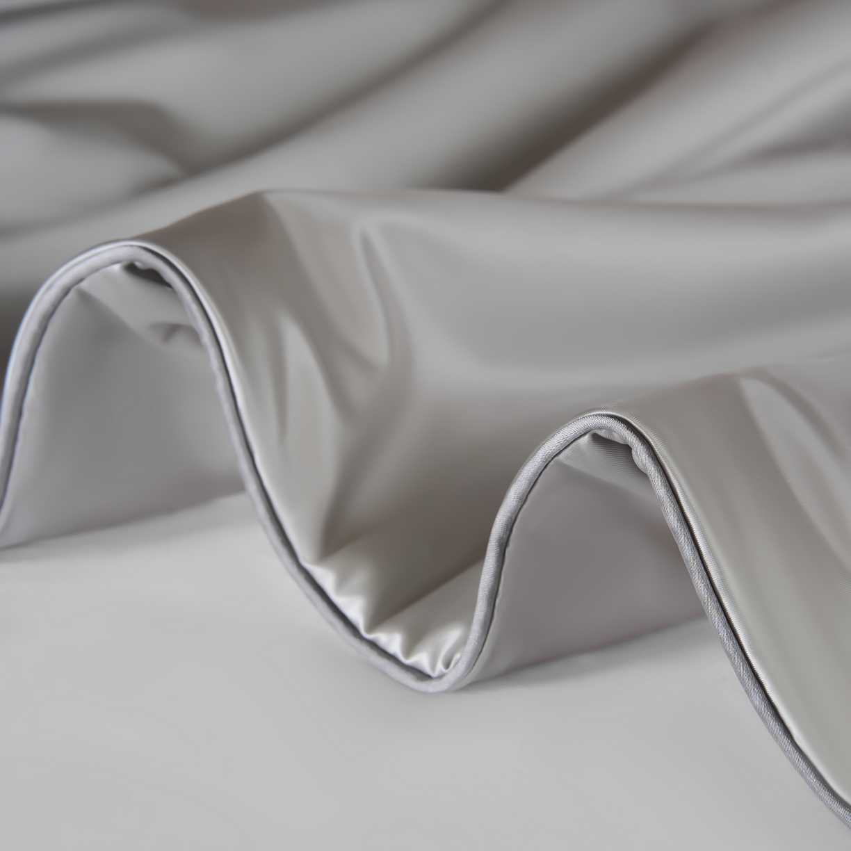 91家纺网 家纺一手货源 找家纺 桂雅居 2026新款珍妮莎纤凉野蚕丝被夏被空调被夏凉被 月光灰（最低控价：298起(券后价) 充值会员价-10）